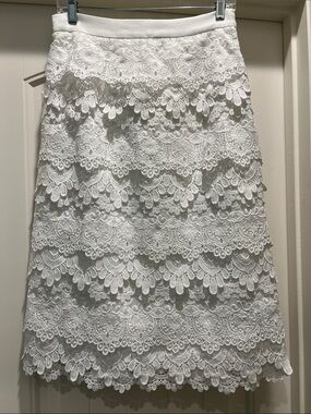 Dainty Jewells White Lace Skirt - Like New